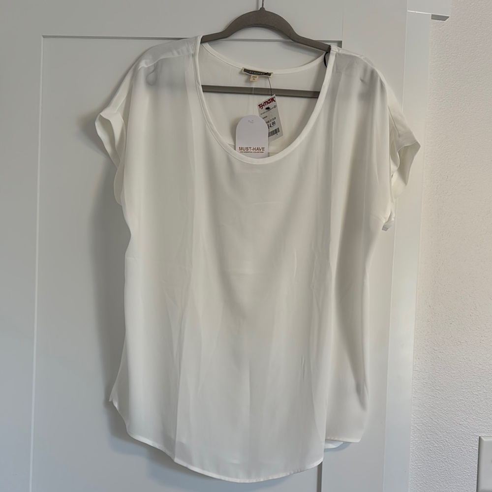 Pleione Cream Oversized Cap Sleeve T-Shirt